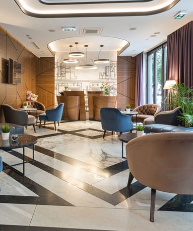 San Mateo hotel lobby