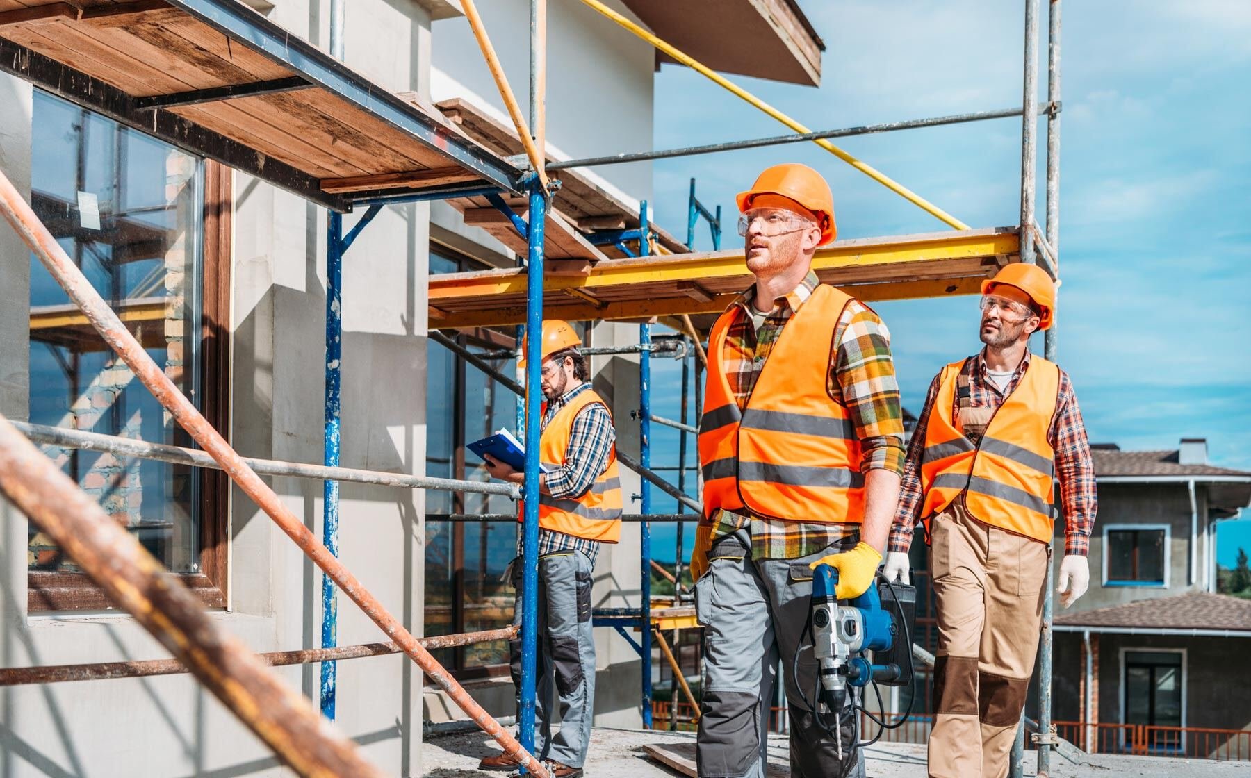 scaffolding on home with inspector